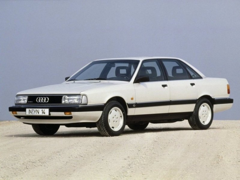 Audi 200: 8 фото