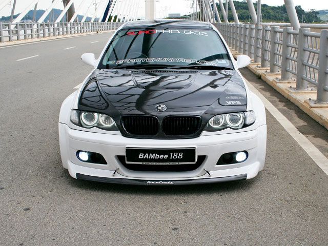 BMW 320i: 3 фото