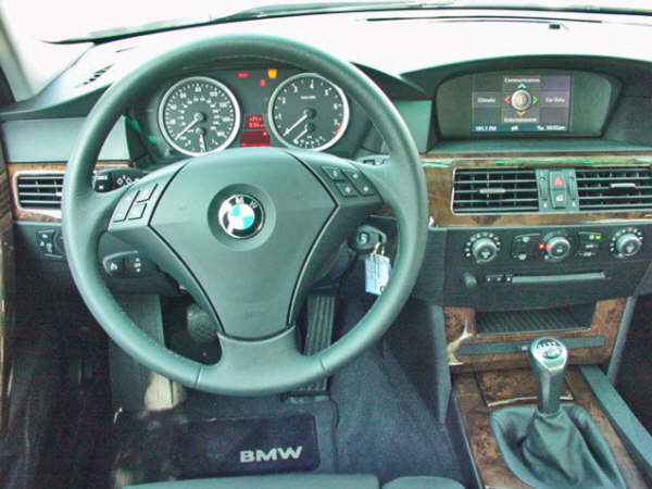 BMW 525i: 6 фото