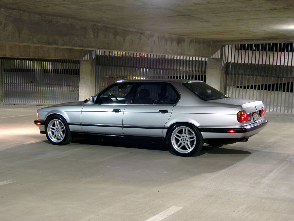 BMW 730i: 8 фото
