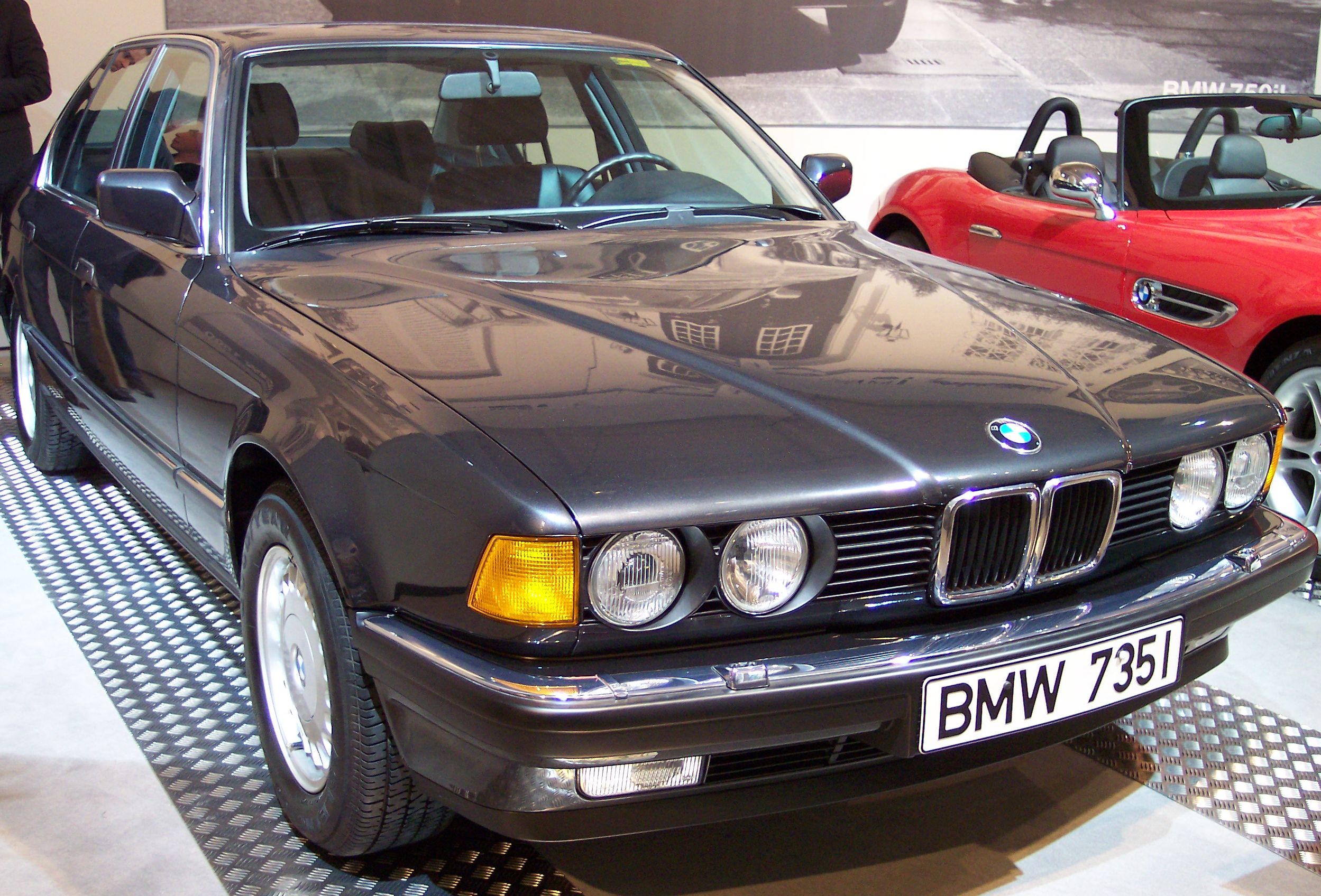 BMW 735i: 3 фото