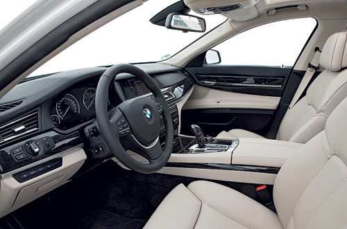 BMW 760i: 8 фото