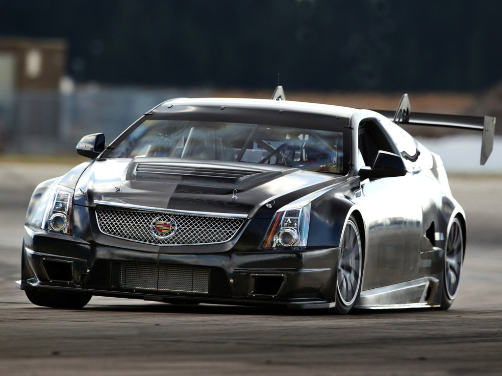 Cadillac CTS-V: 9 фото