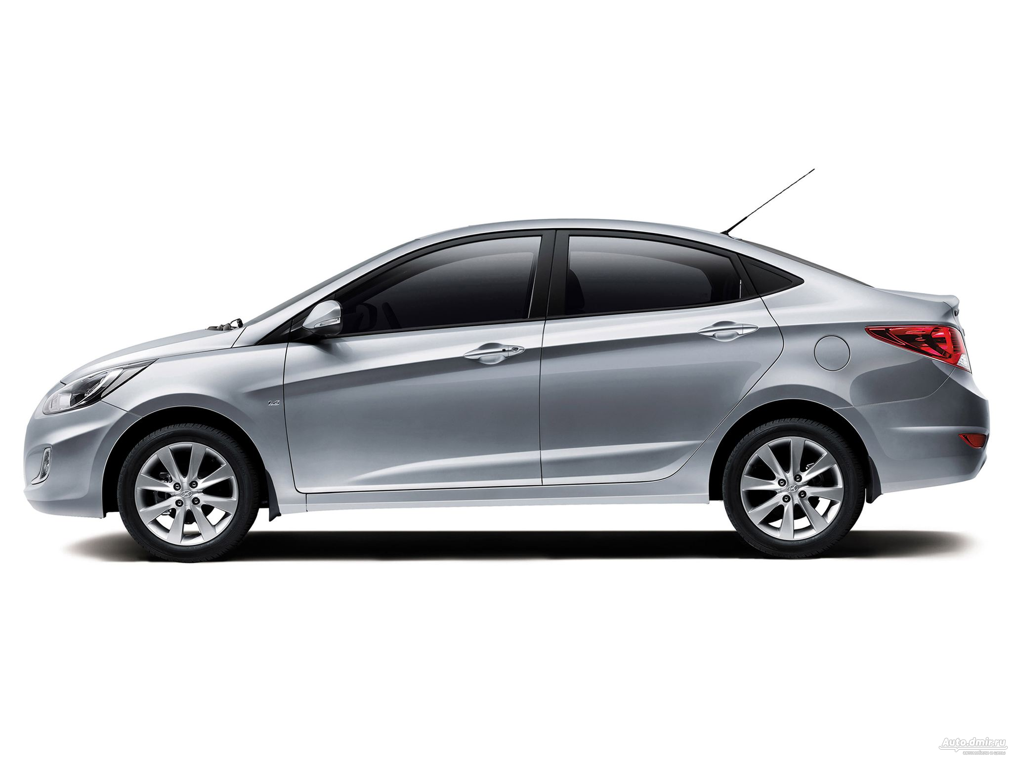 Hyundai Accent: 3 фото