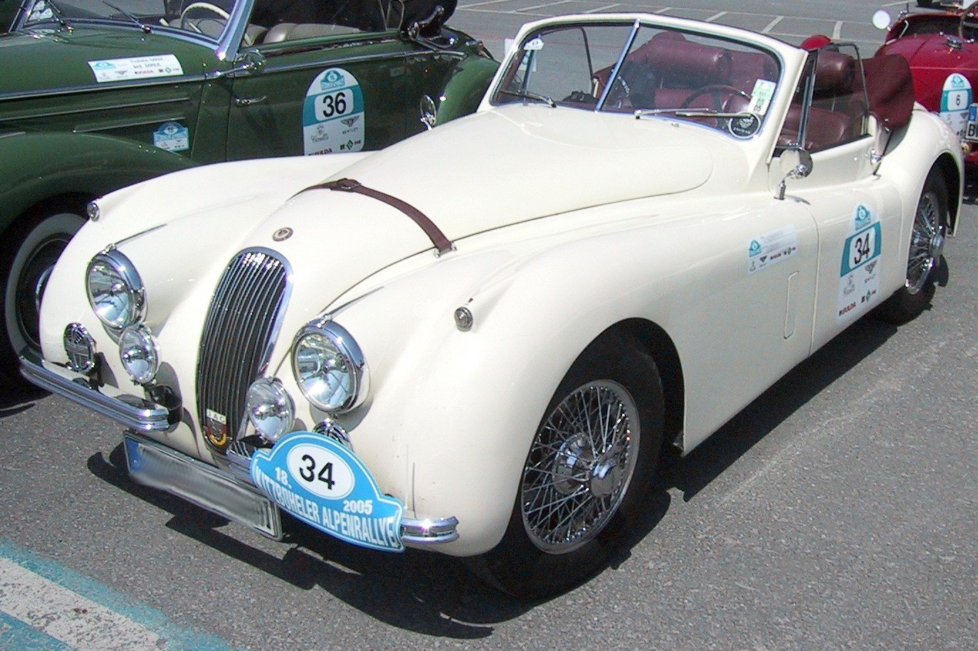 Jaguar XK 120: 4 фото