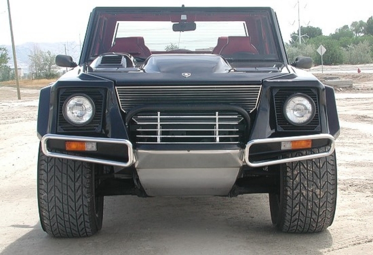 Lamborghini LM-002: 10 фото