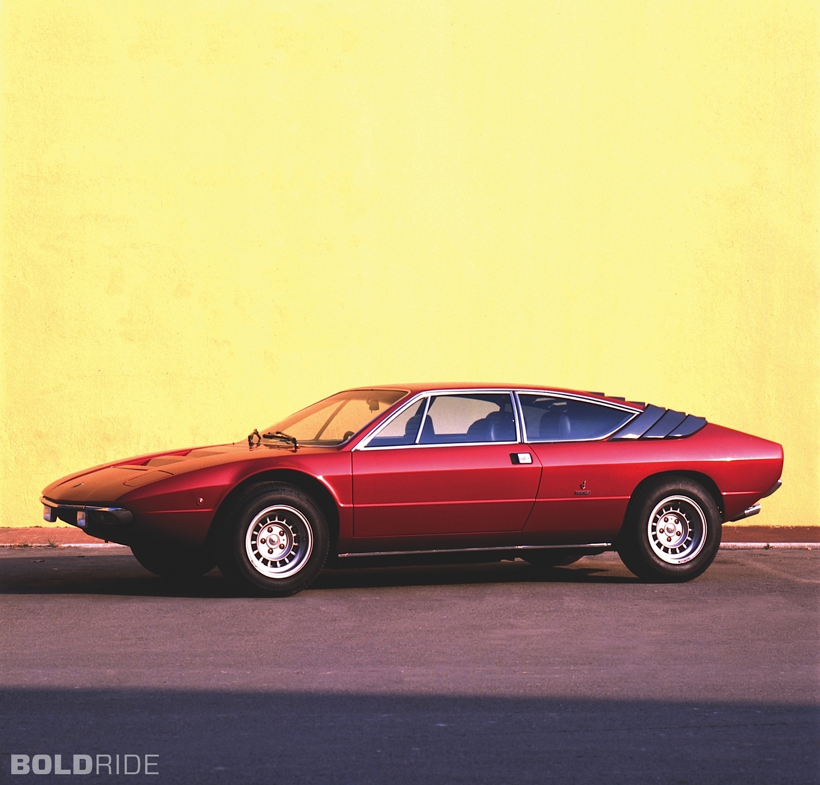 Lamborghini Urraco: 12 фото