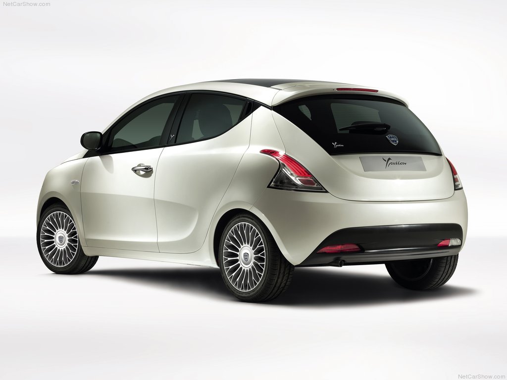 Lancia Ypsilon: 3 фото