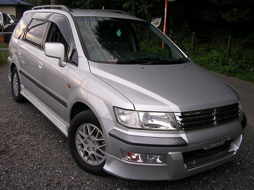 Mitsubishi Chariot Grandis: 4 фото