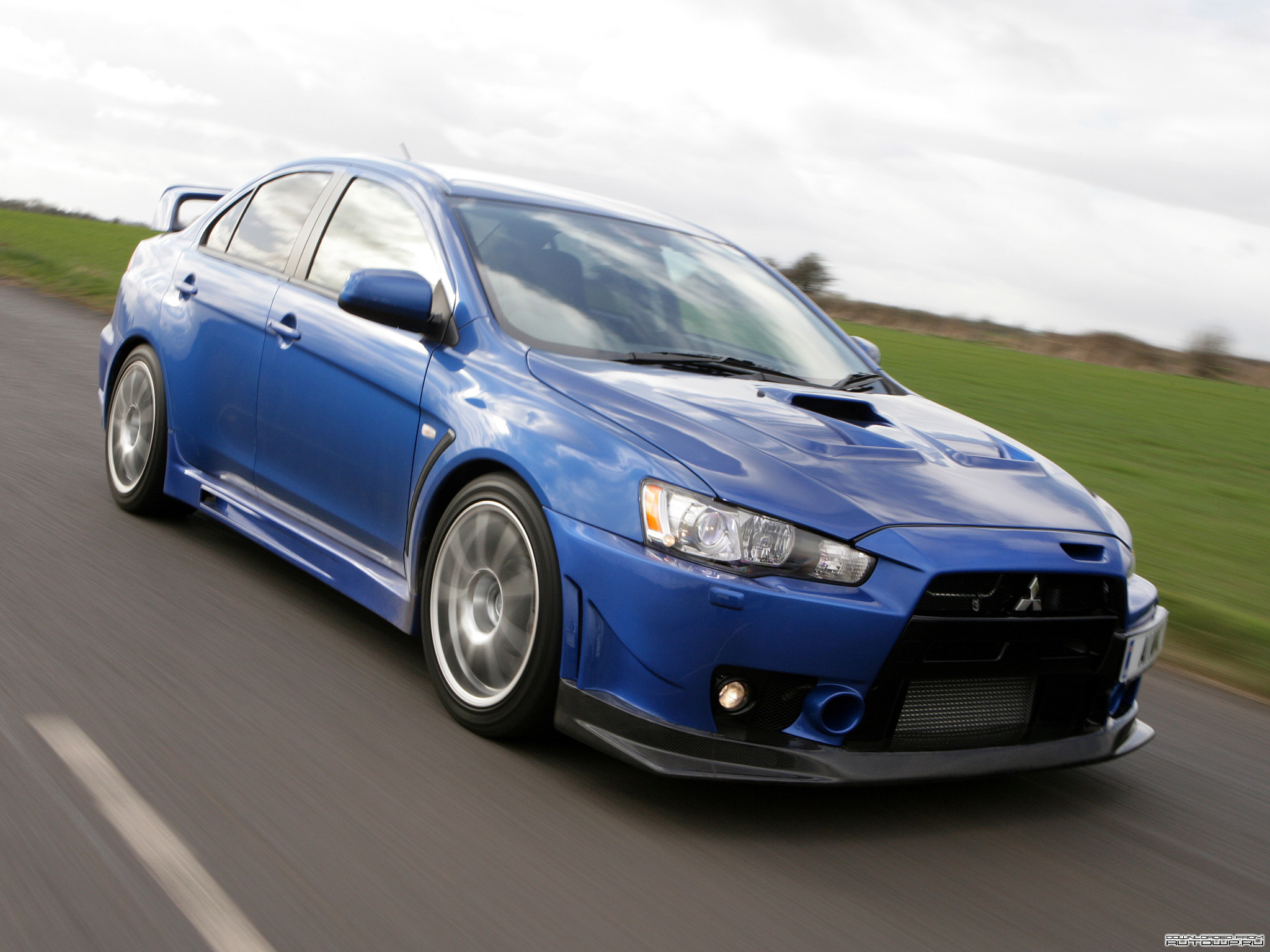 Mitsubishi Lancer Evolution X: 5 фото