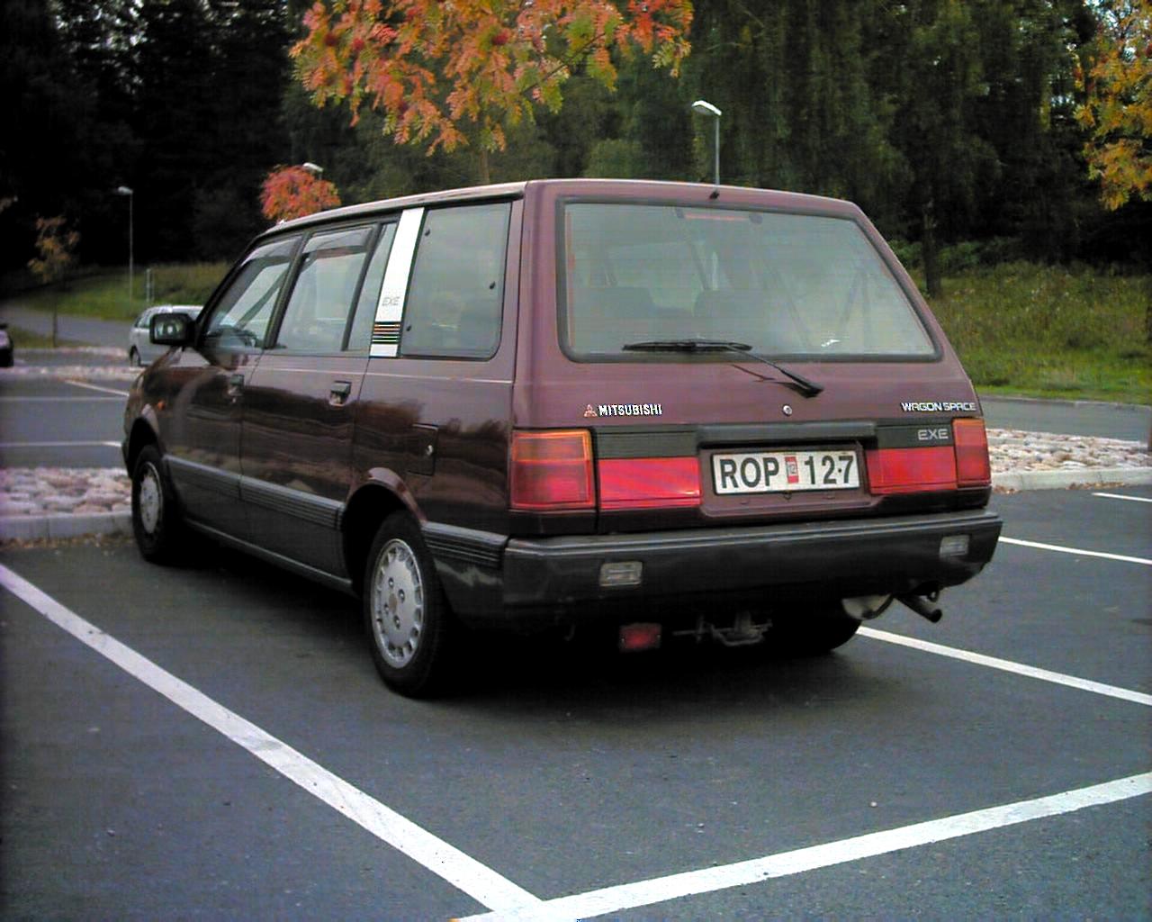 Mitsubishi Wagon: 2 фото