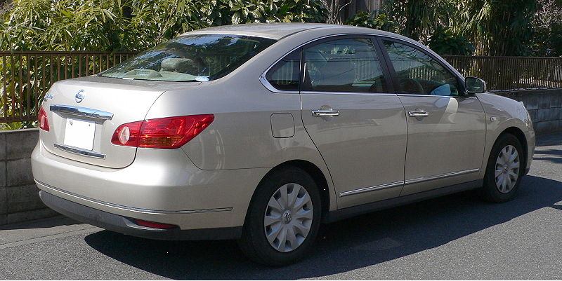 Nissan Bluebird Sylphy: 7 фото