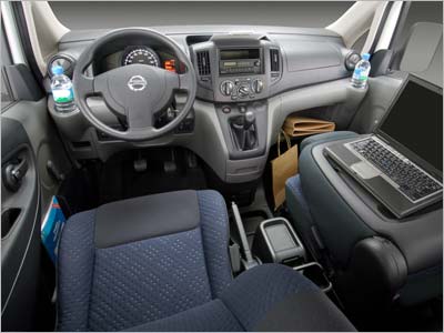 Nissan NV200: 8 фото