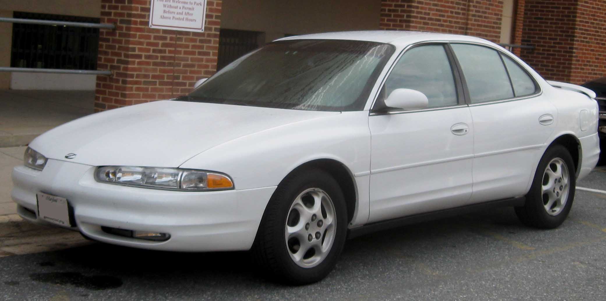 Oldsmobile Intrigue: 4 фото