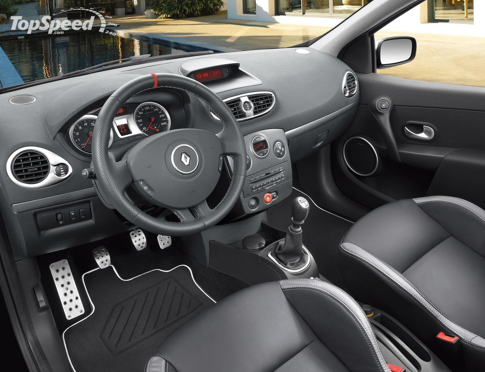 Renault Clio Sport: 5 фото