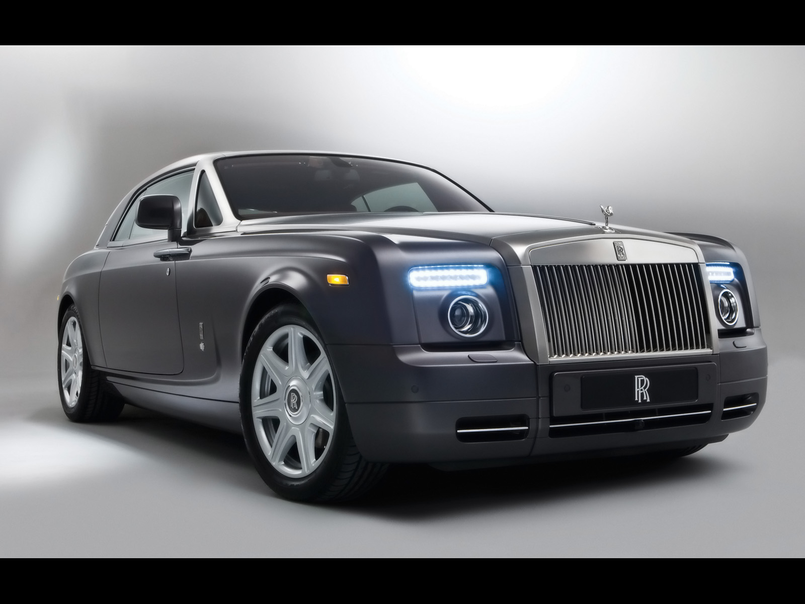 Rolls-Royce Phantom: 3 фото