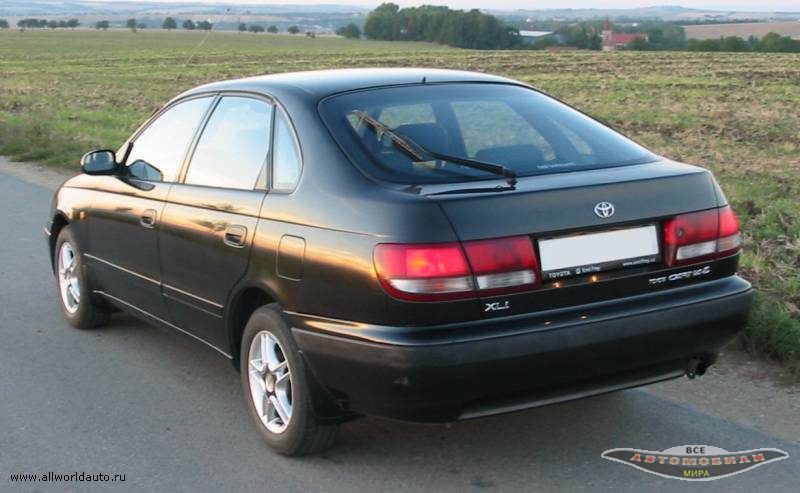 Toyota Carina E: 5 фото