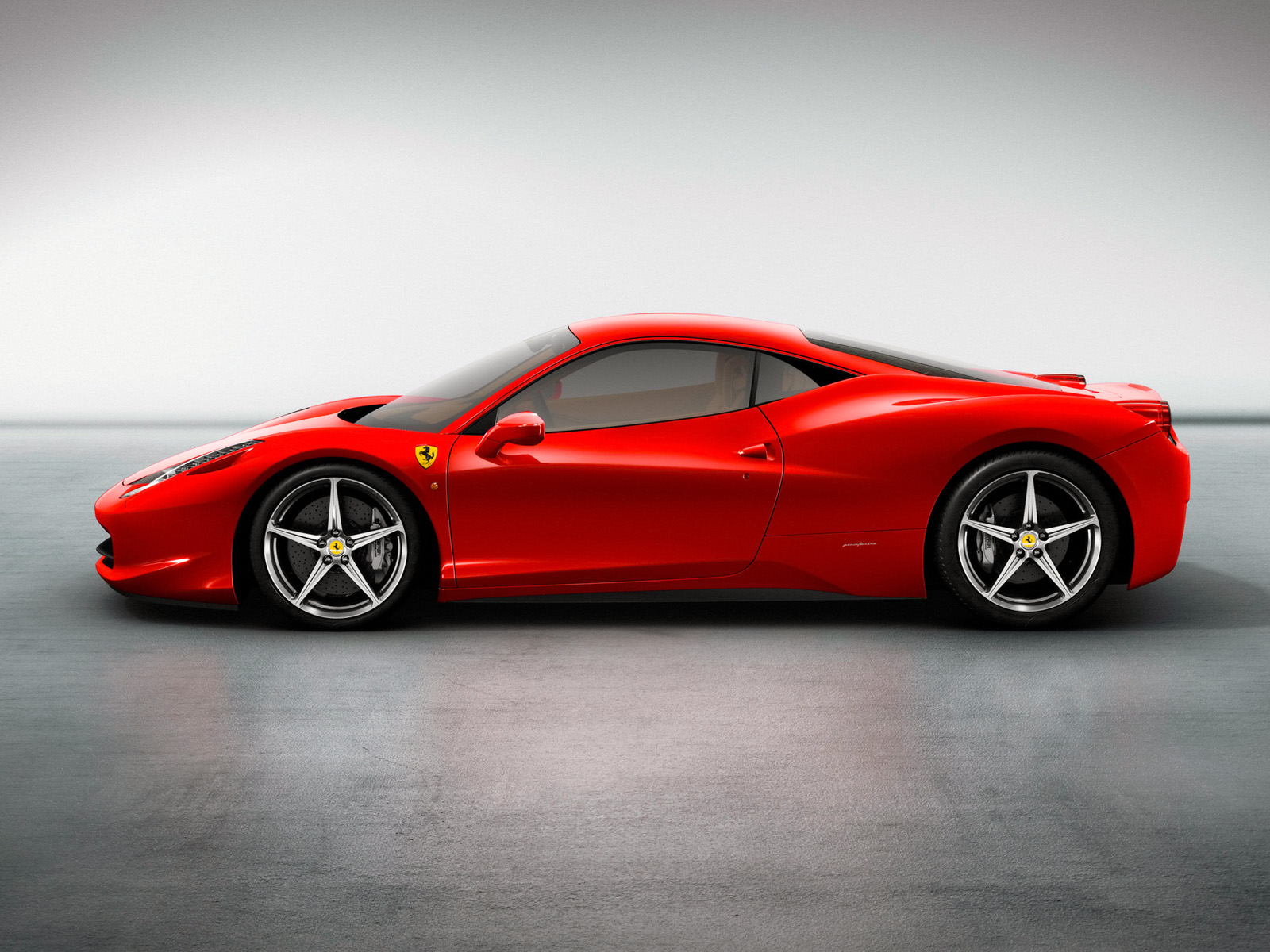 Ferrari: 9 фото