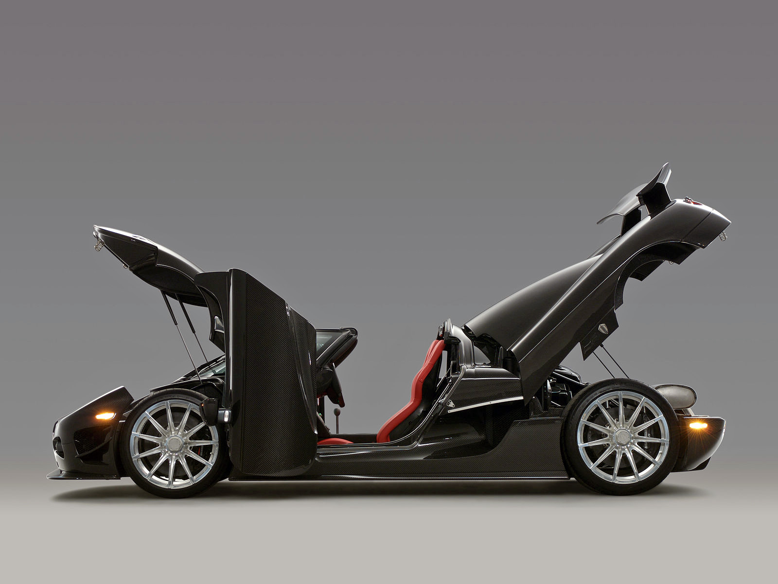 Koenigsegg: 11 фото
