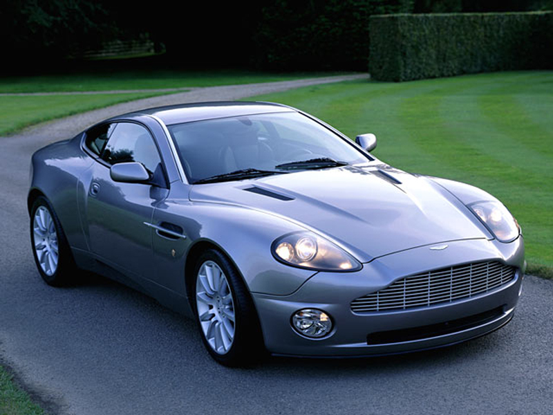 Aston Martin Vanquish I: 4 фото