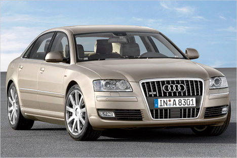 Audi A8 D3: 11 фото