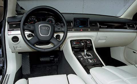 Audi A8: 11 фото