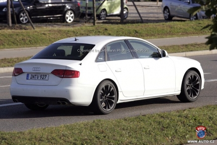 Audi S4: 2 фото