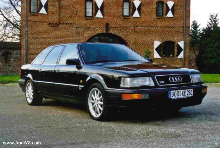 Audi V8: 3 фото