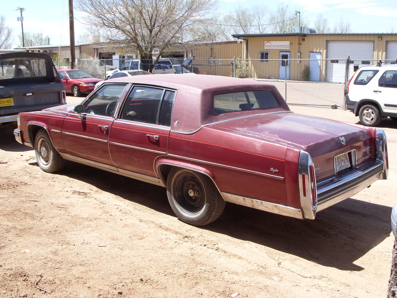 Cadillac Brougham: 7 фото