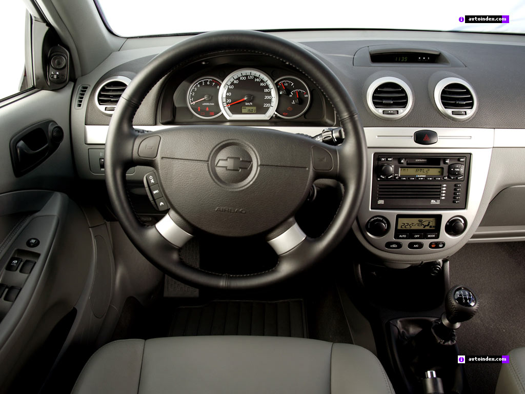 Chevrolet Lacetti Hatchback: 5 фото