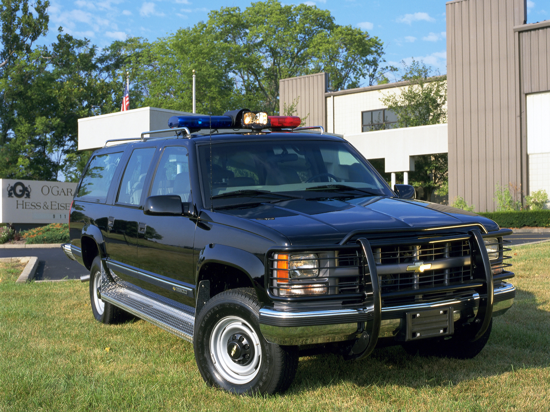 Chevrolet Suburban IX: 9 фото