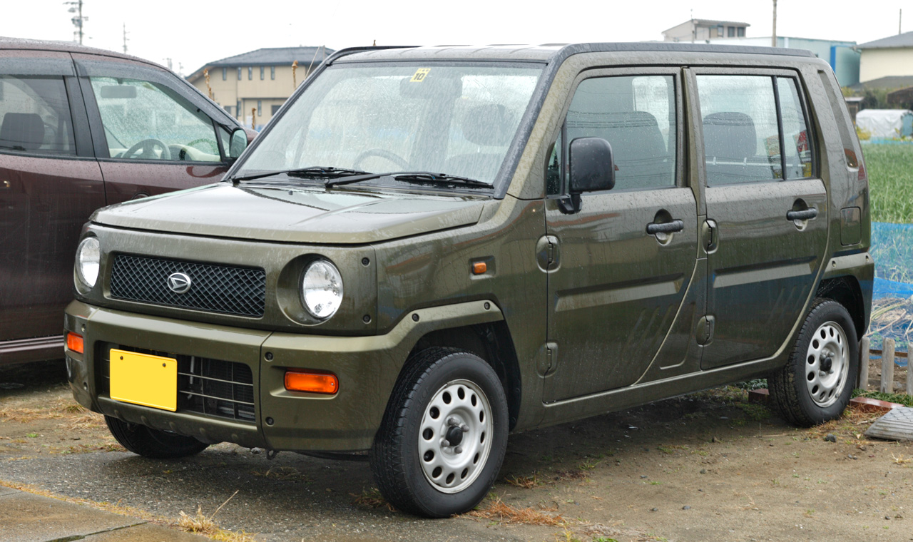 Daihatsu Naked: 11 фото