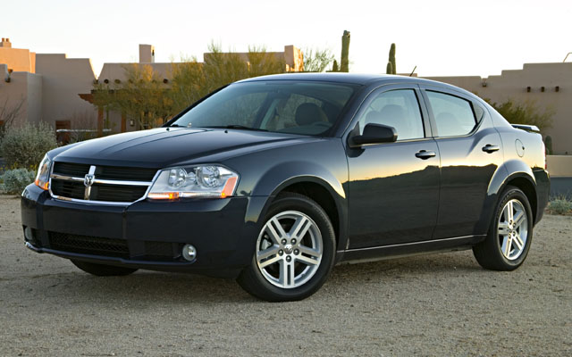 Dodge Avenger: 9 фото