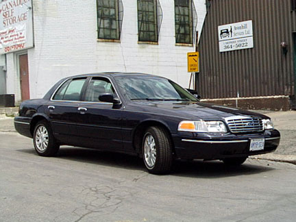Ford Crown Victoria: 4 фото