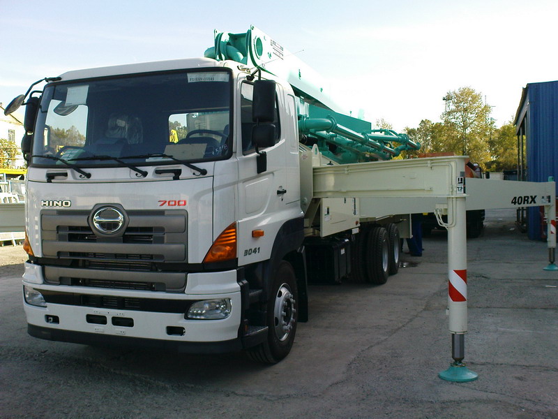 Hino 700: 10 фото