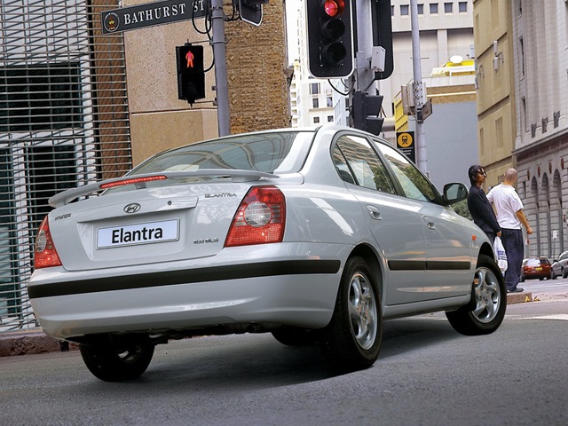 Hyundai Elantra XD: 9 фото