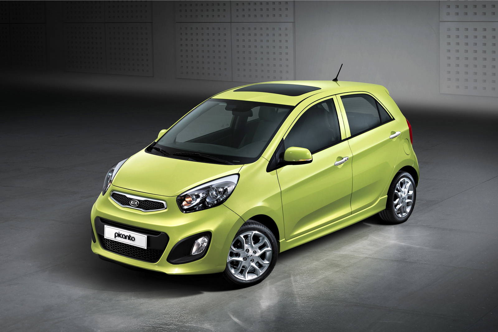 Kia Picanto: 8 фото