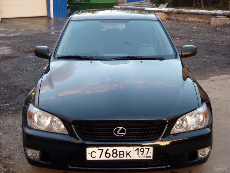 Lexus IS I: 3 фото