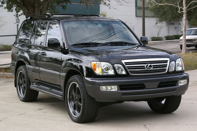 Lexus LX: 6 фото