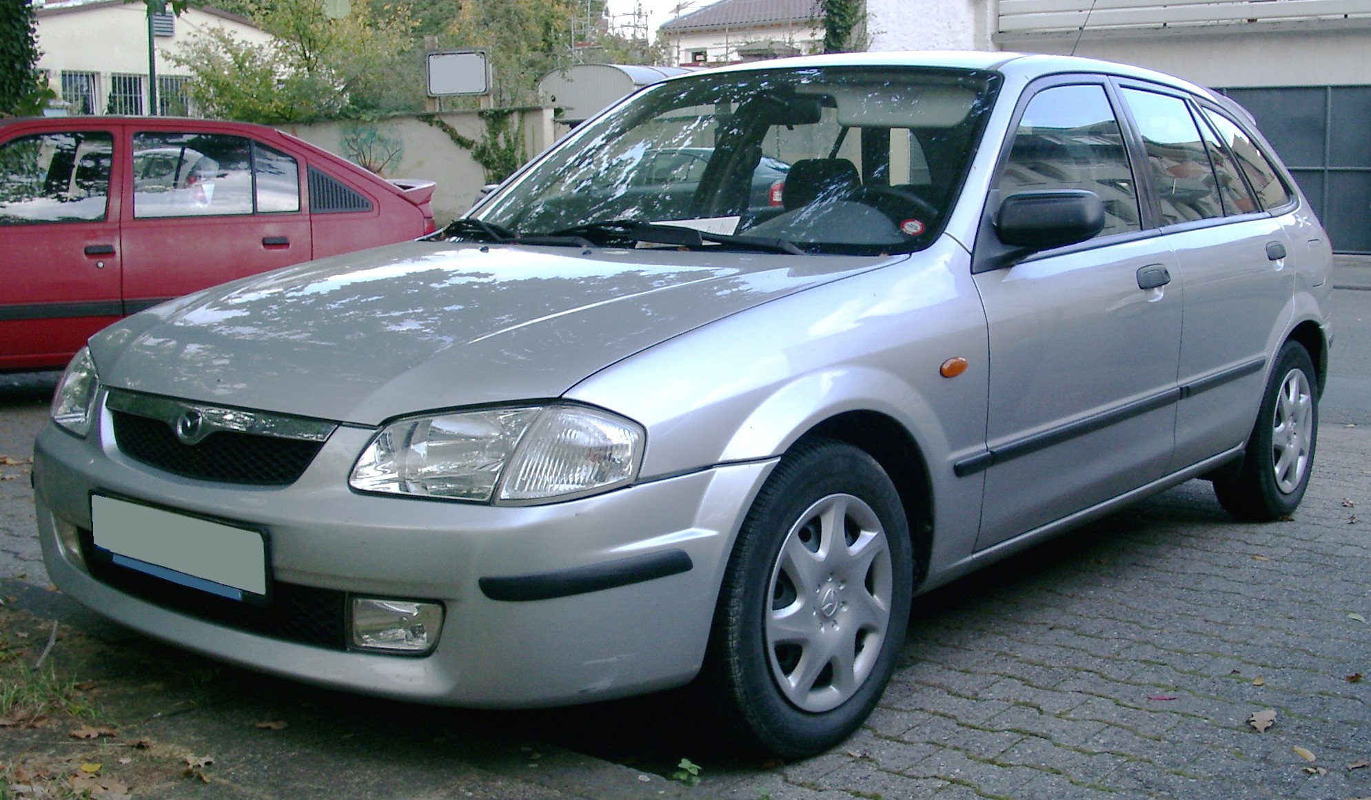 Mazda 323: 6 фото