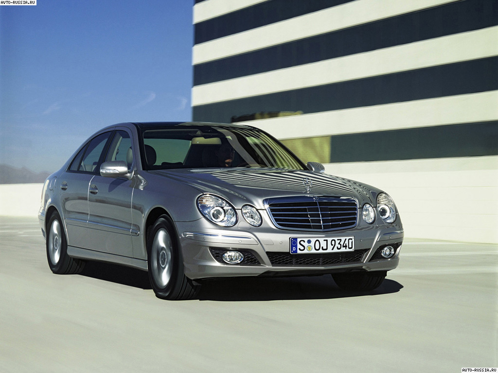 Mercedes E-class W211: 4 фото