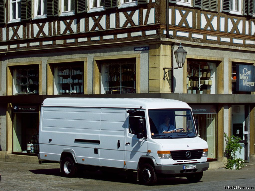 Mercedes Vario: 9 фото