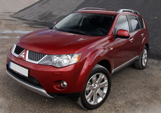 Mitsubishi Outlander I: 8 фото