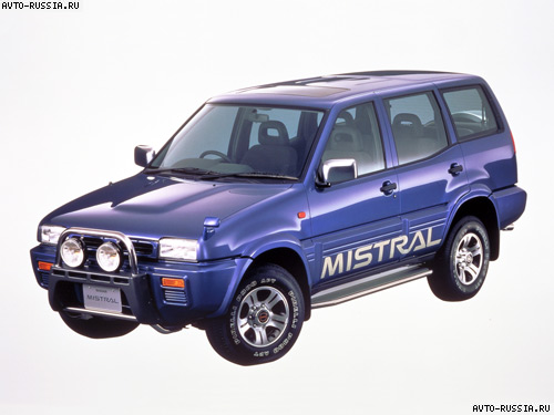 Nissan Mistral: 3 фото