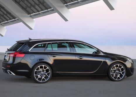 Opel Insignia Sports Tourer: 6 фото