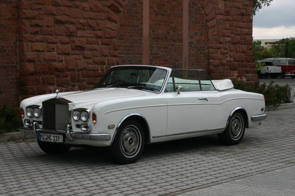 Rolls Royce Corniche Cabrio: 8 фото