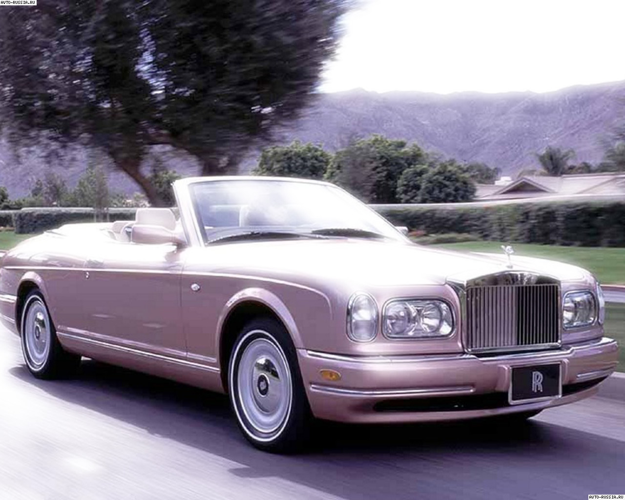 Rolls-Royce Corniche: 2 фото