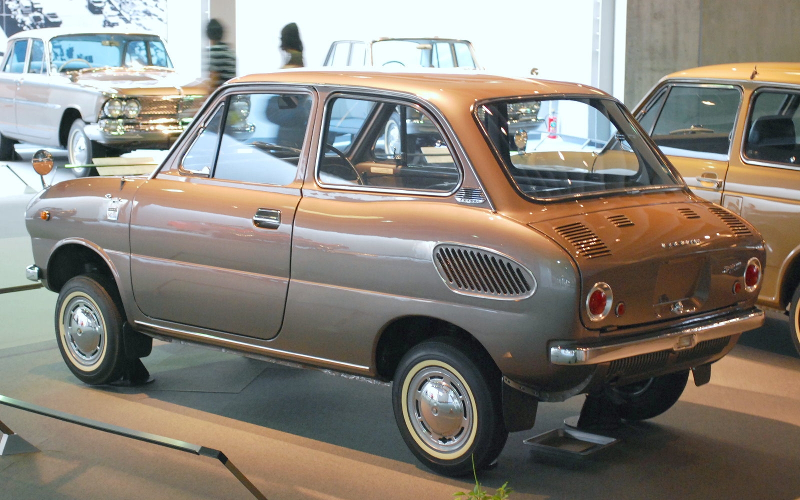 Suzuki Fronte: 8 фото