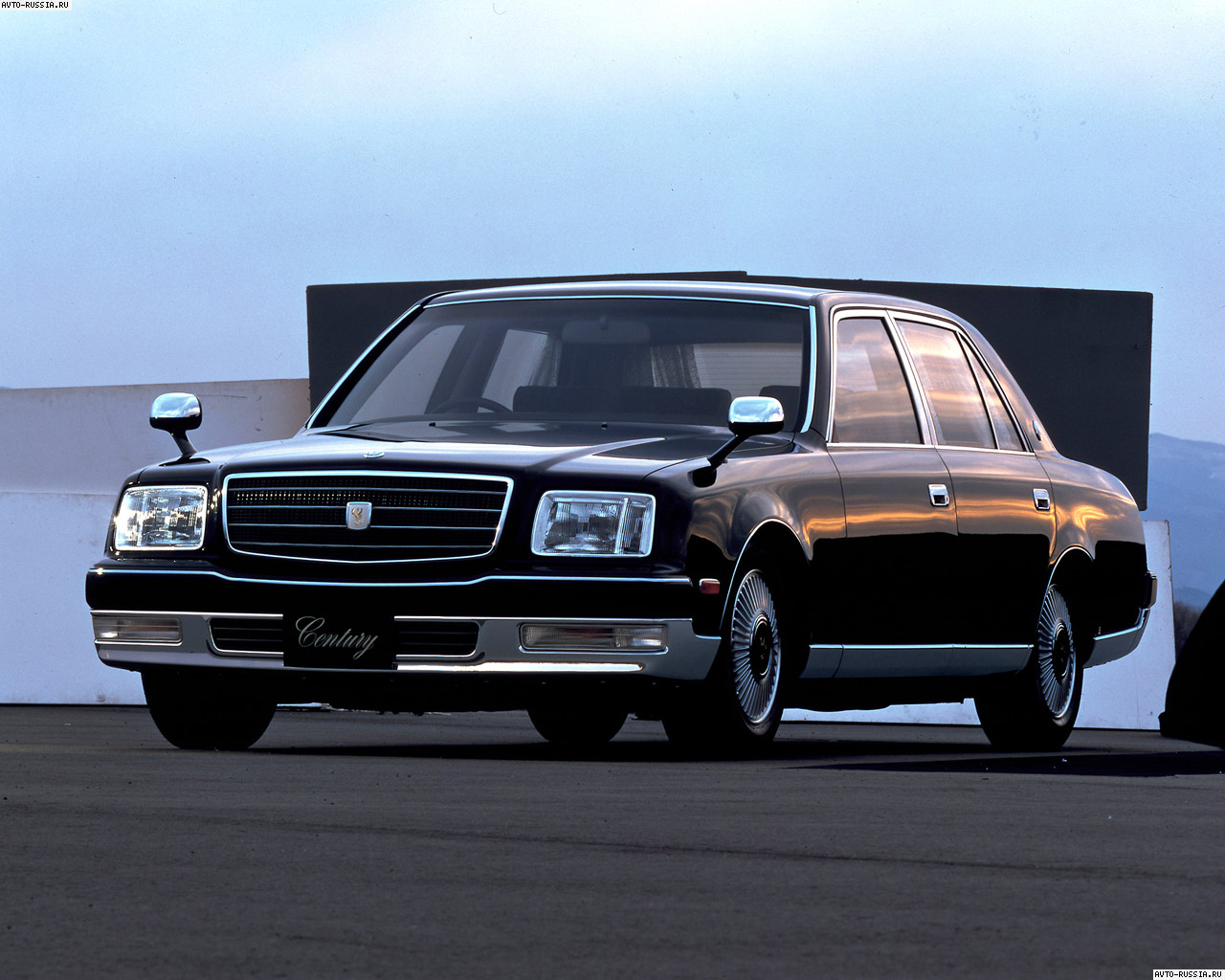 Toyota Century: 6 фото