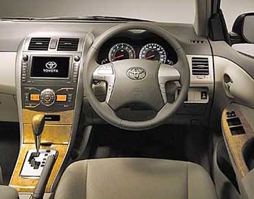 Toyota Corolla Axio: 6 фото